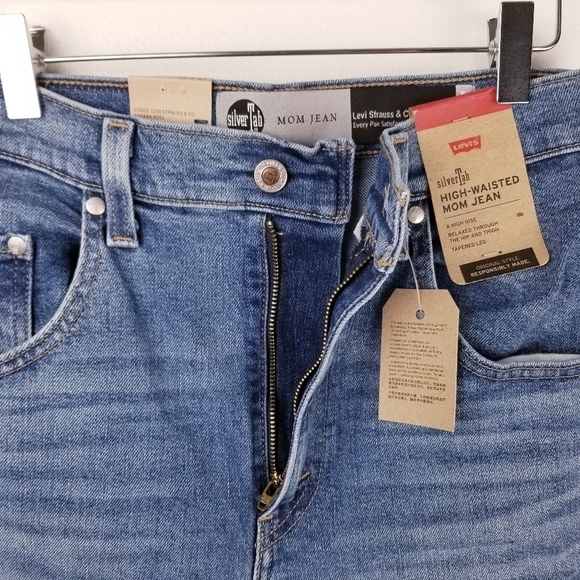 Levi's SilverTab A36990003 High-Waisted Mom Jean NWT - Picture 7 of 9